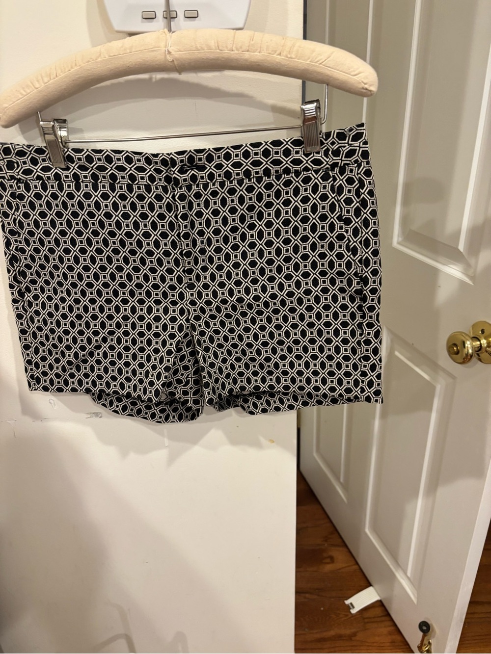 Banana Republic Black & White Geometric Print Shorts HAMPTON FIT LIKE NEW